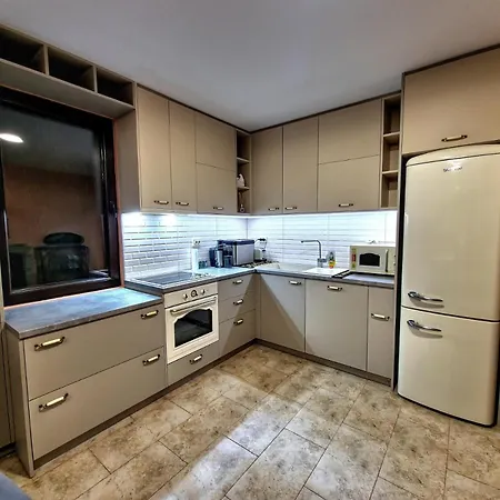 Hacienda Hills Villa *