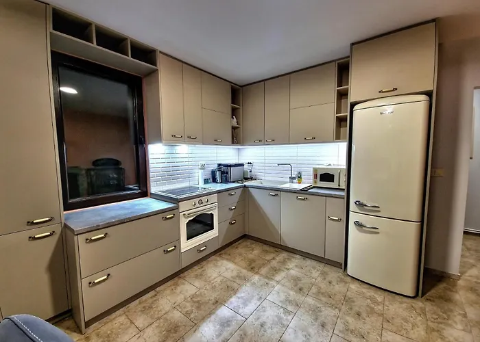 Hacienda Hills Villa *